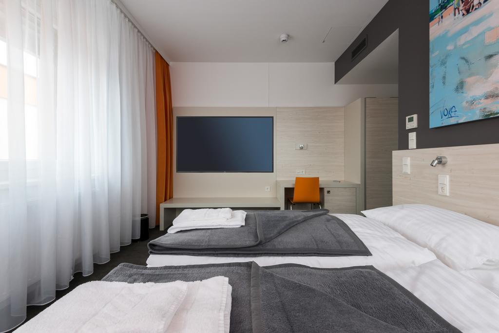 Msc Hotel Neunkirchen Værelse billede