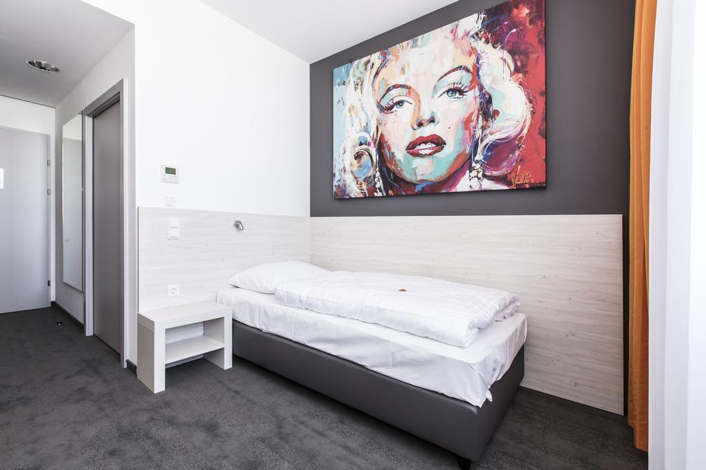Msc Hotel Neunkirchen Værelse billede